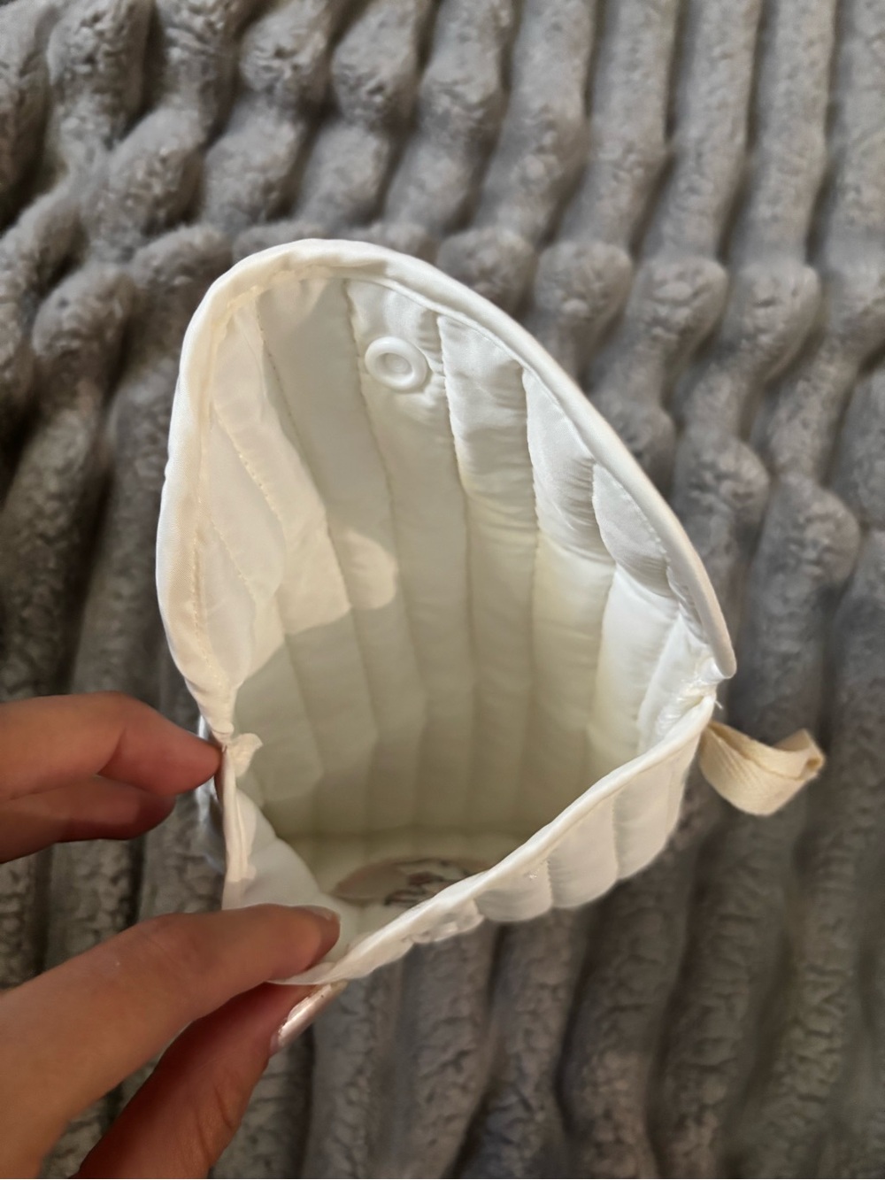 White Quilted Cute Rabbit Pouch - Picture 3 of 3